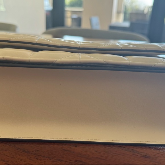 NWT Michael Kors LT Cream Quilted Leather ABBOT MD Flap Chain Link Crossbody - Picture 3 of 9